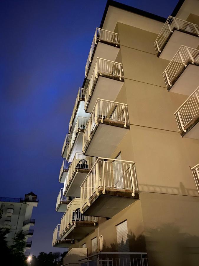 Residence Alba D'Oro Solo Famiglie Lido di Jesolo Exterior foto